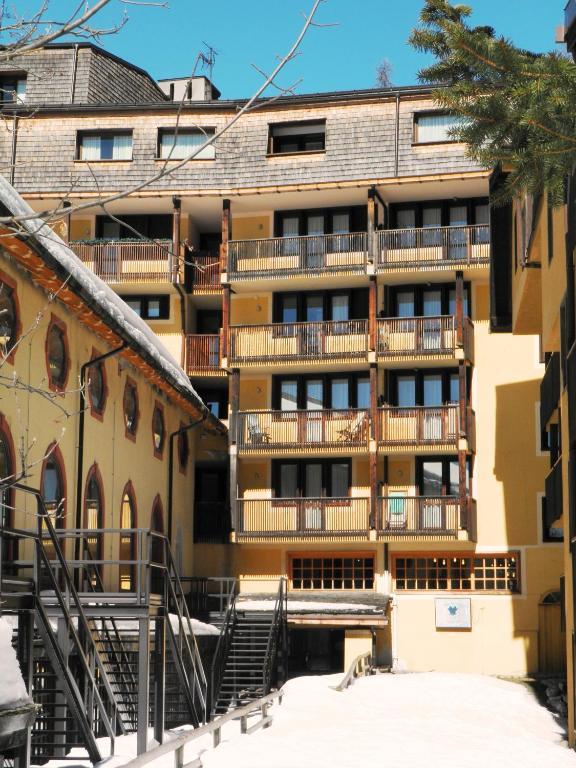 R.T.A. Hotel Des Alpes 2 Madonna di Campiglio Exterior photo