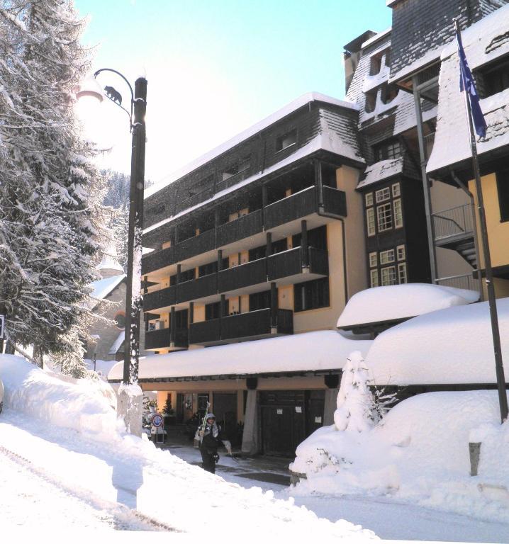 R.T.A. Hotel Des Alpes 2 Madonna di Campiglio Exterior photo
