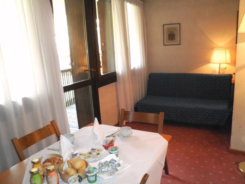 R.T.A. Hotel Des Alpes 2 Madonna di Campiglio Room photo