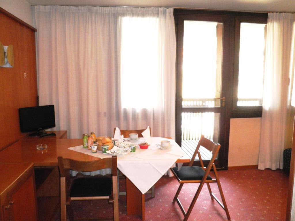 R.T.A. Hotel Des Alpes 2 Madonna di Campiglio Room photo